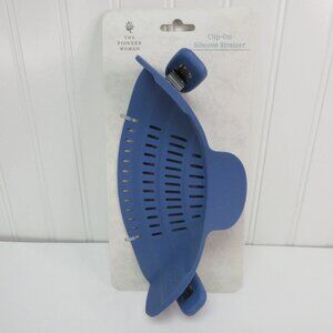 Pioneer Woman Dahlia Silicone Clip On Strainer Blue